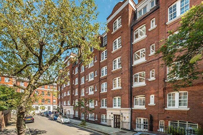 2 Bedroom Flat To Rent In Sandwich Street, Sinclair House, WC1H