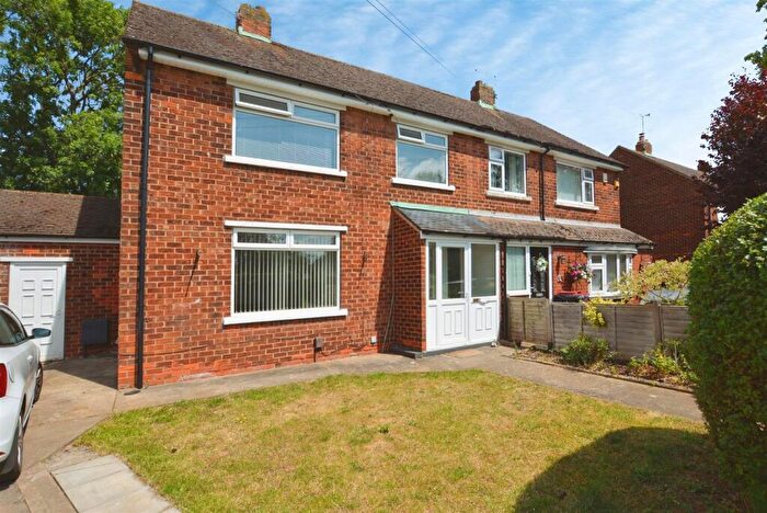 3 Bedroom Semi-Detached House To Rent In Peacock Street, Scunthorpe, DN17