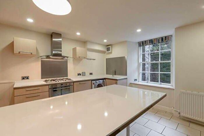 2 Bedroom Property To Rent In Nelson Street, Edinburgh, Midlothian, EH3