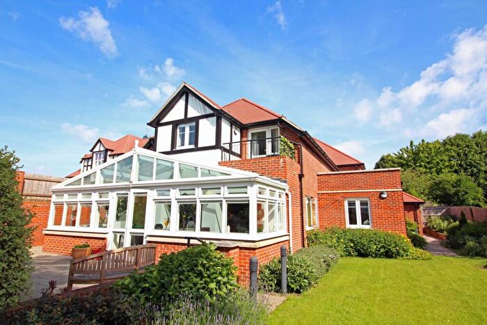 1 Bedroom Retirement Property For Sale In Limpsfield Road, South Croydon, CR2