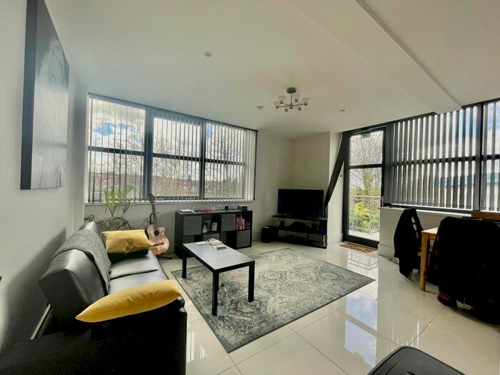 2 Bedroom Flat To Rent In West Gate, London, W5
