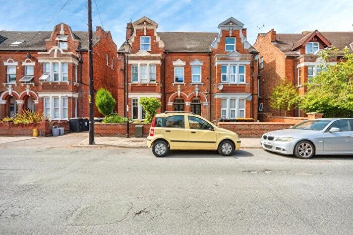 Semi-Detached House For Sale In St. Michaels Road, Bedford, Bedfordshire, MK40