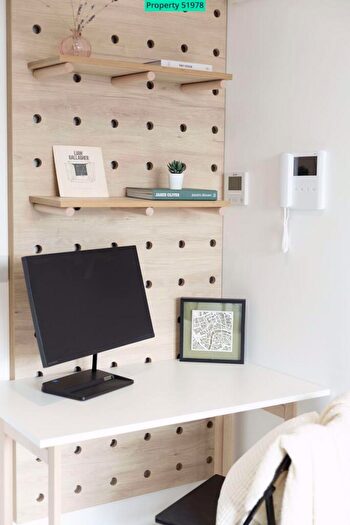 Studio To Rent In Node, Limehouse, E14