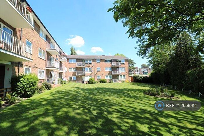 2 Bedroom Flat To Rent In Gleneagles, Stanmore, HA7