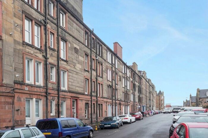 1 Bedroom Flat To Rent In Rossie Place, Abbeyhill, Edinburgh, EH7
