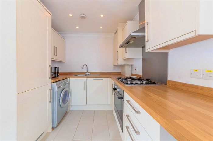 1 Bedroom Flat To Rent In King Edward House, Queen Edith's Way, Cambridge, CB1