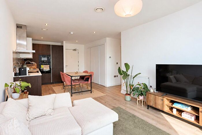 2 Bedroom Flat For Sale In Middlewood Locks, Salford, M5