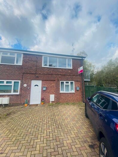 2 Bedroom Apartment To Rent In Bonnington Close, Rugby, CV21
