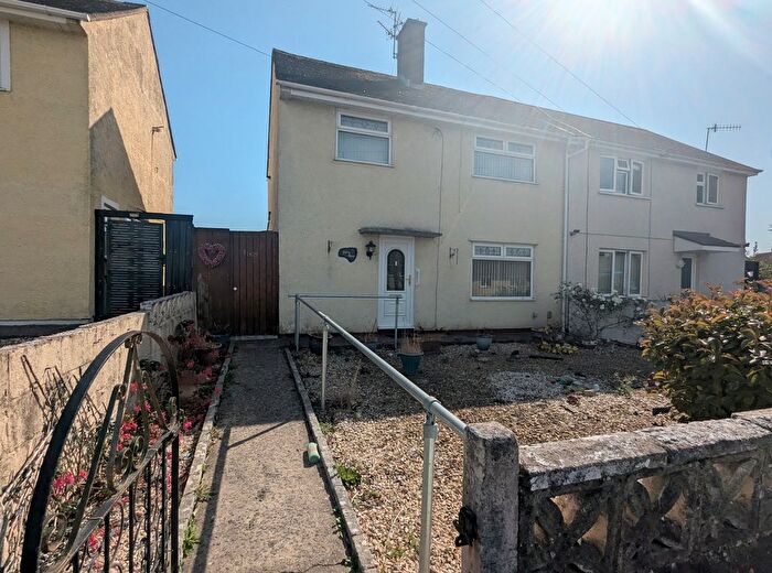 3 Bedroom Semi-detached House For Sale In Heol Onnen, Bridgend, CF33