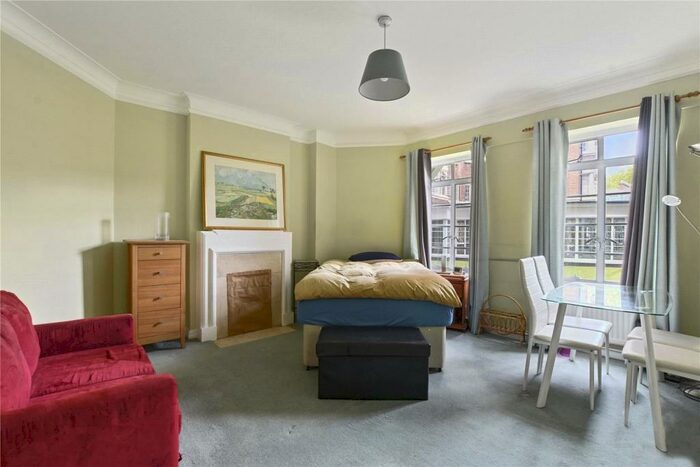 Flat To Rent In Park Road, London, NW1