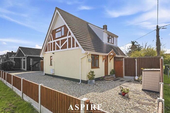 3 Bedroom Detached House For Sale In Nevada Road, Canvey Island, SS8