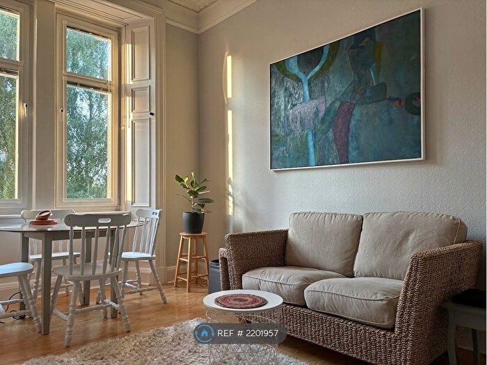 2 Bedroom Flat To Rent In Fountainhall Road, Edinburgh, EH9