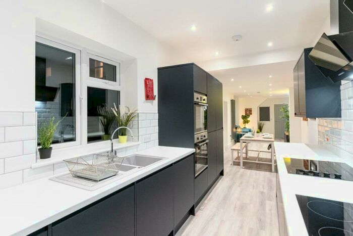 7 Bedroom Terraced House To Rent In Baileys Road, Southsea, Portsmouth, PO5