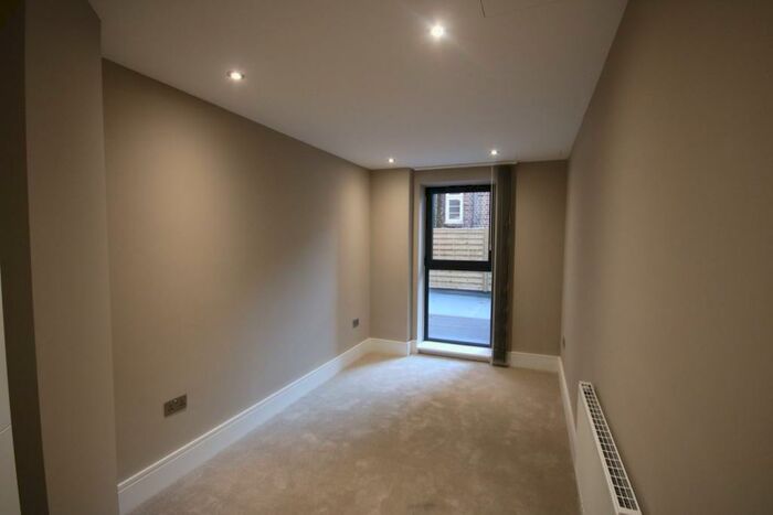 2 Bedroom Apartment To Rent In A Heather Gardens, London, NW11