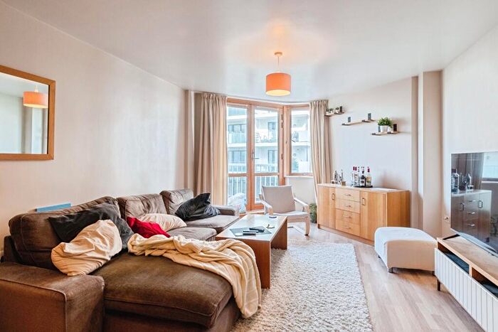 2 Bedroom Flat For Sale In Hannover Quay, Bristol, Somerset, BS1