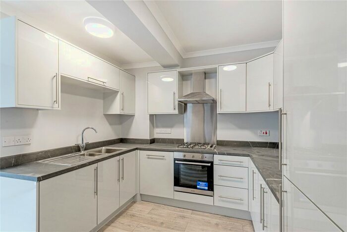 4 Bedroom Property To Rent In Cedar Avenue, Enfield, EN3