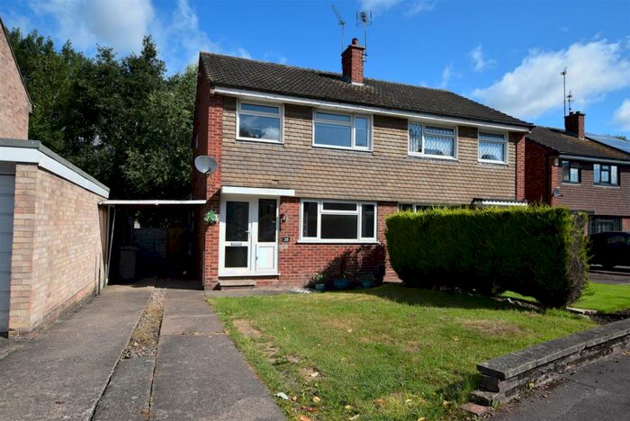 3 Bedroom Semi-Detached House To Rent In Sandown Avenue, Mickleover, Derby, DE3