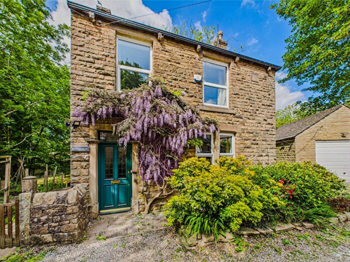 4 Bedroom Detached House For Sale In Walk Mill Road, Hayfield, SK22