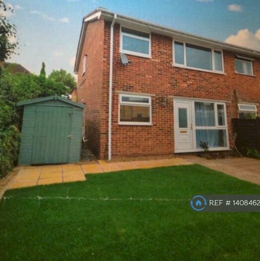1 Bedroom Flat To Rent In Norfolk Gardens, Woking, GU21