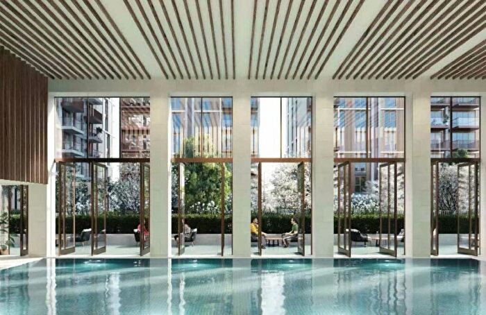 3 Bedroom Flat To Rent In White City Living, London, W12