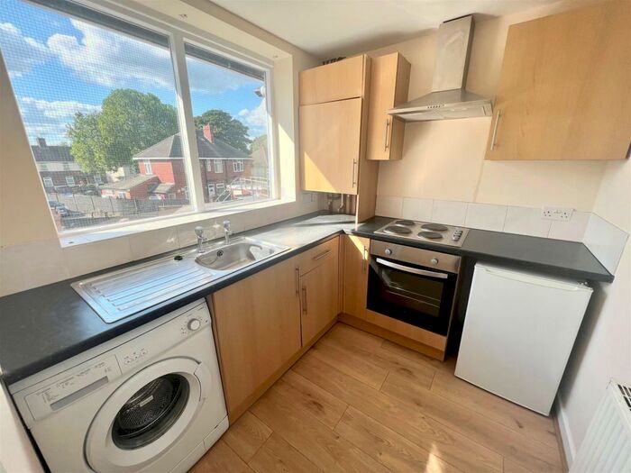 2 Bedroom Flat To Rent In Sicey Ave, Shiregreen, Sheffield, S5