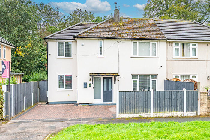 4 Bedroom Semi-Detached House For Sale In Lingfield Drive, Leeds, LS17