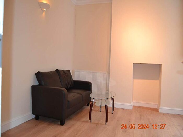 2 Bedroom Flat To Rent In Richmond Road, Roath, Cardiff, CF24