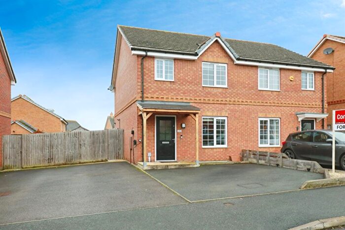 3 Bedroom Semi Detached House For Sale In Flint Close, Southam, CV47