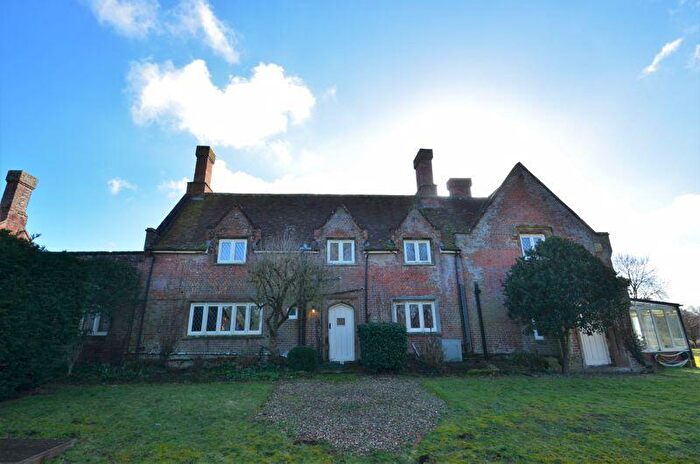 3 Bedroom Semi-Detached House To Rent In Avon, Christchurch, BH23