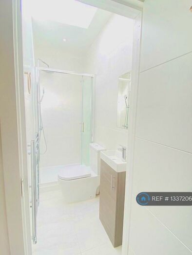 Studio To Rent In Middlesex, Pinner, HA5 - Photo 3