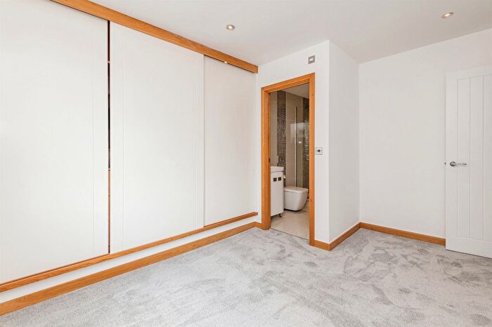 3 Bedroom Terraced House For Sale In Fartown, Pudsey, LS28