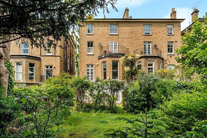 1 Bedroom Flat For Sale In King Henrys Road, Primrose Hill, London, NW3
