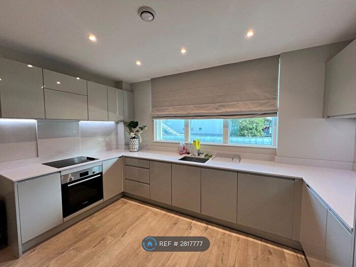 2 Bedroom Flat To Rent In Nugent House, London, E3