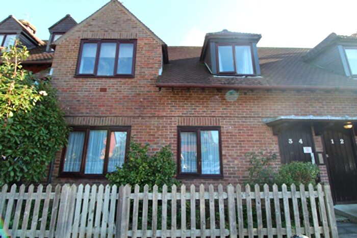 1 Bedroom Apartment To Rent In Gravett Court, Burgess Hill, RH15