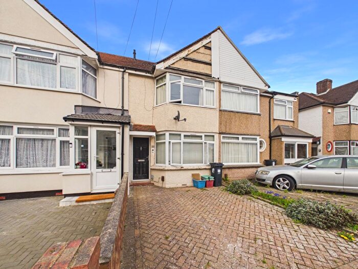 2 Bedroom Terraced House For Sale In Guildford Avenue, Feltham, Middlesex, TW13