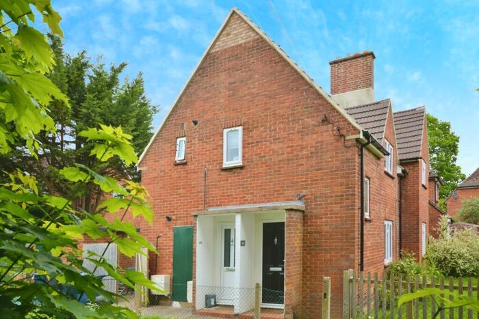 2 Bedroom Apartment To Rent In Woodside Road, Amersham, HP6