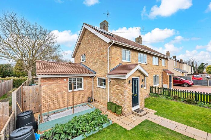 3 Bedroom Semi Detached House For Sale In Medcalfe Way, Melbourn, SG8