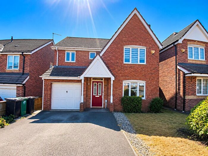 4 Bedroom Detached House For Sale In Eden Court, Nuneaton, CV10