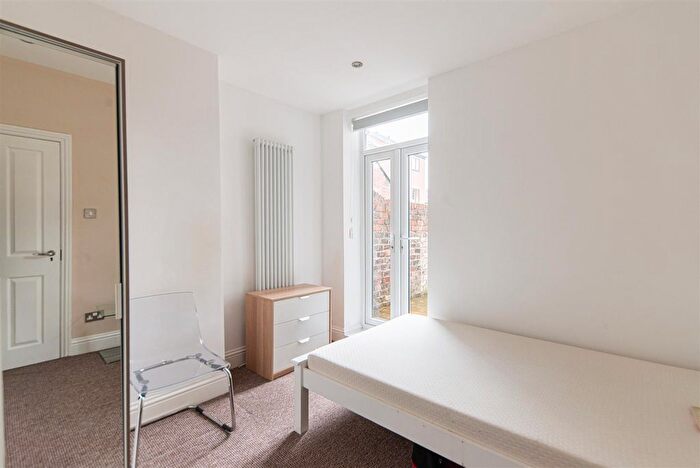 2 Bedroom Flat To Rent In Salters Road, Gosforth, Newcastle Upon Tyne, NE3