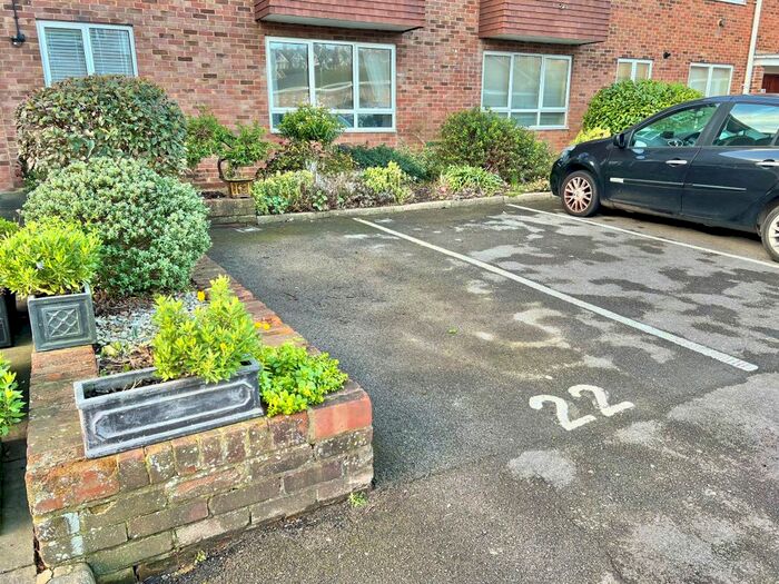 Garage / Parking To Rent In Parking Space, Carn Court, North Drive, Brighton, BN2