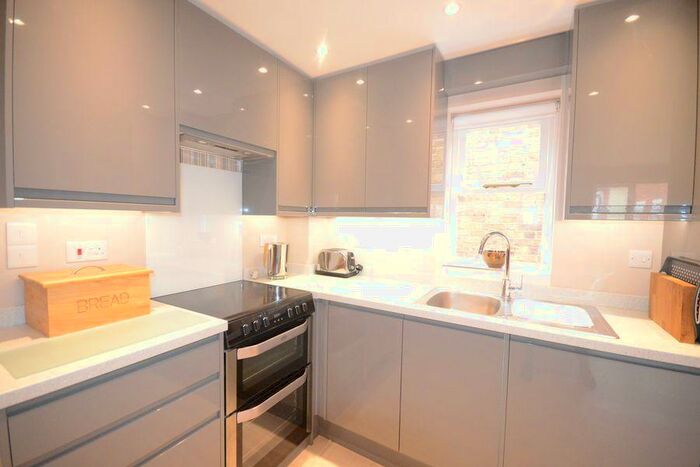 1 Bedroom Apartment To Rent In Eton High Street, SL4