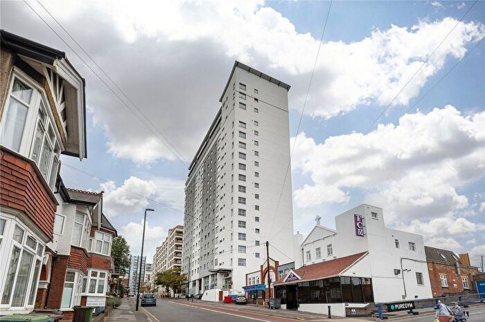 2 Bedroom Flat For Sale In Throwley Way, Sutton, SM1