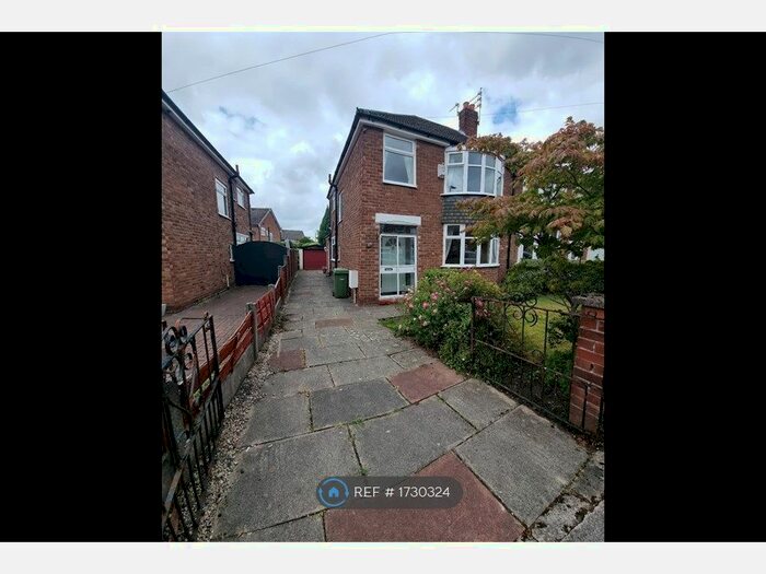 3 Bedroom Semi-Detached House To Rent In Kenmore Crescent, Sale, M33