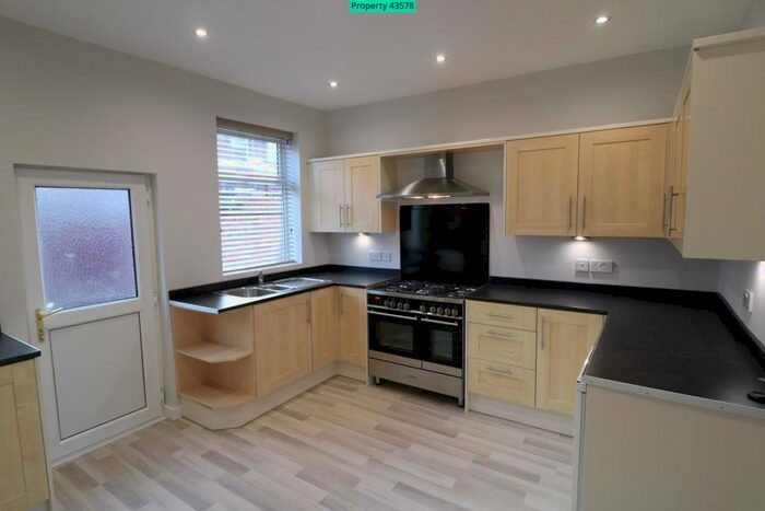 2 Bedroom End Of Terrace House To Rent In School Street, Bamber Bridge, Preston, PR5