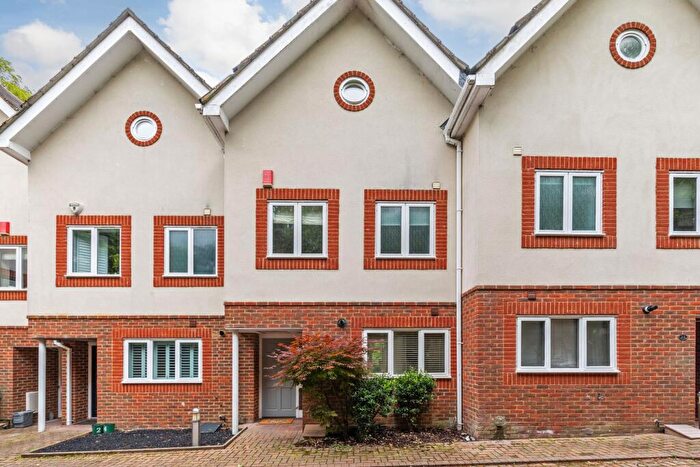 3 Bedroom Terraced House To Rent In Park Road, Winchester, SO23