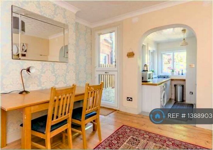 3 Bedroom End Of Terrace House To Rent In Acacia Rd, Guildford, GU1
