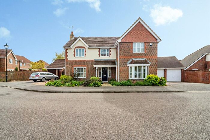 4 Bedroom Detached House For Sale In Ravel Close, Old Farm Park, Milton Keynes, MK7