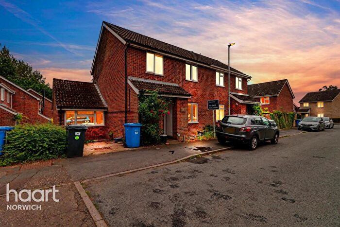 4 Bedroom Semi-Detached House For Sale In Lindford Drive, Norwich, NR4