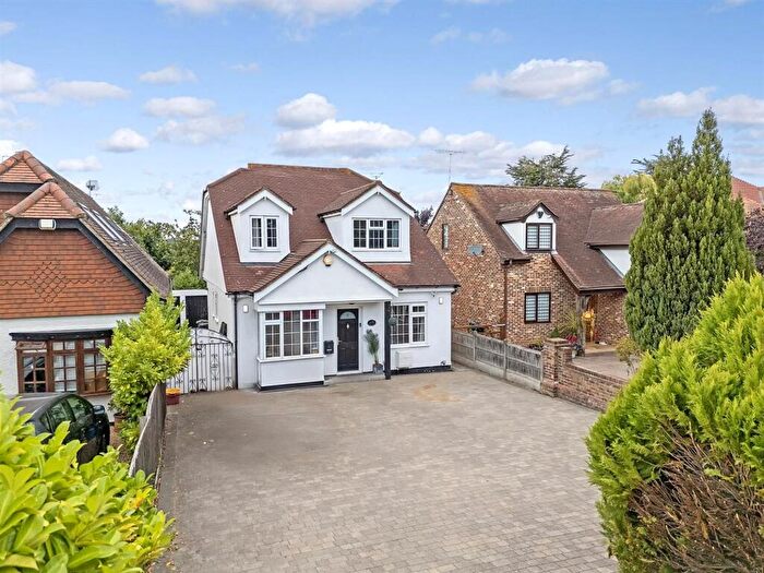 4 Bedroom House For Sale In Nags Head Lane, Brentwood, CM14