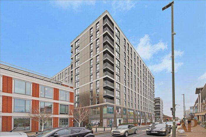 1 Bedroom Flat To Rent In Eden Grove, Staines-Upon-Thames, London, TW18